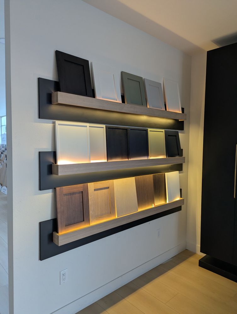Cabinet door samples with LED display — Armonia showroom